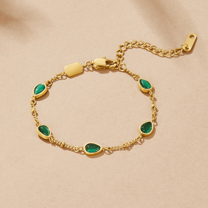 Green Stone Gold Bracelet with Chain Links in gold
