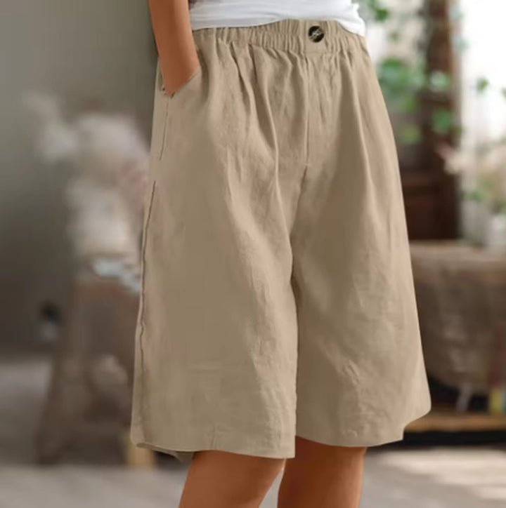 Linen Shorts with Elastic Waist and Pockets in khaki